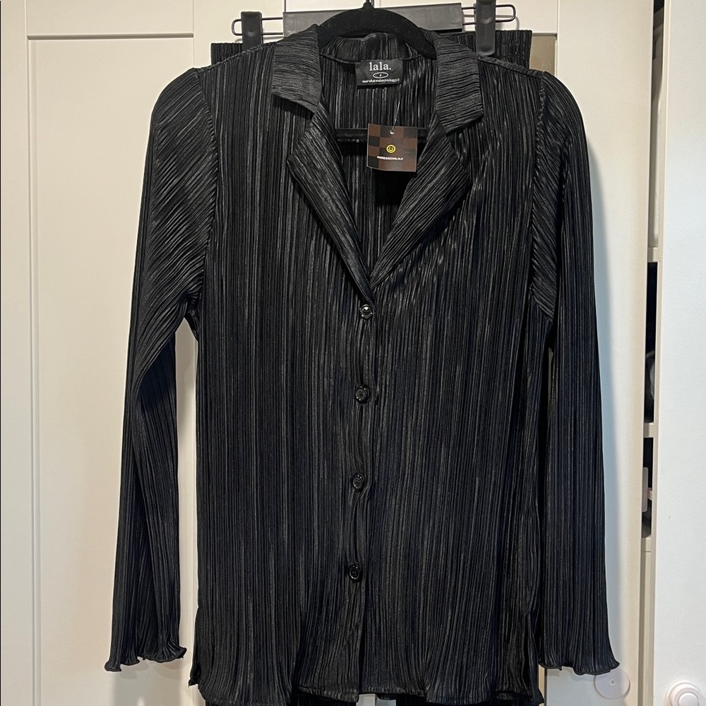 Dressed in Lala Long Sleeve Plissé Set in Black - Picture 3 of 8